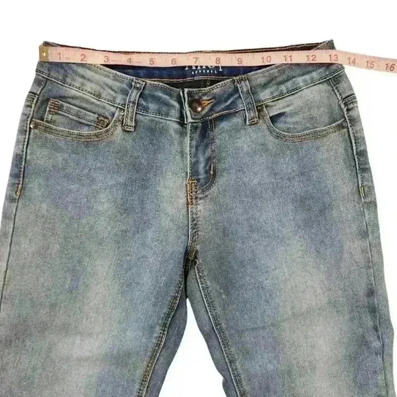 Alloy Apparel London Low Rise Light Wash Skinny Stretch Denim Jeans - Picture 3 of 10